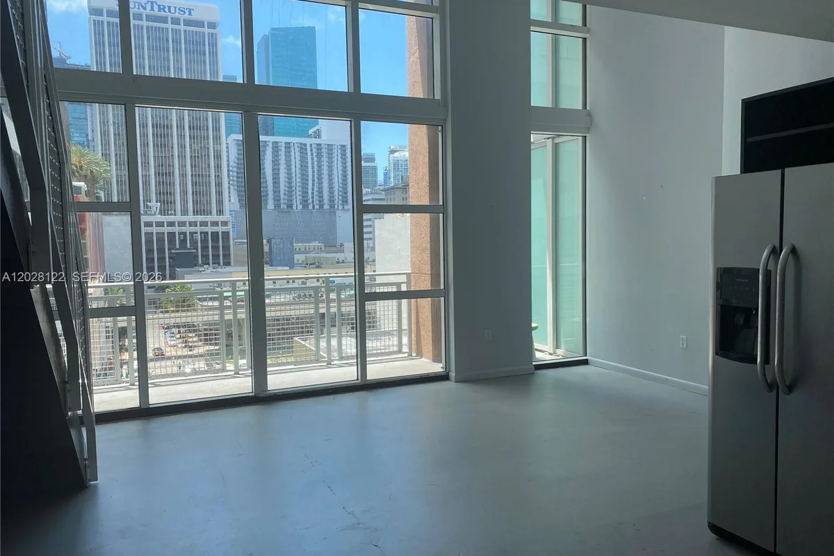 253 NE 2nd St #621, Miami: photo 1 of 20