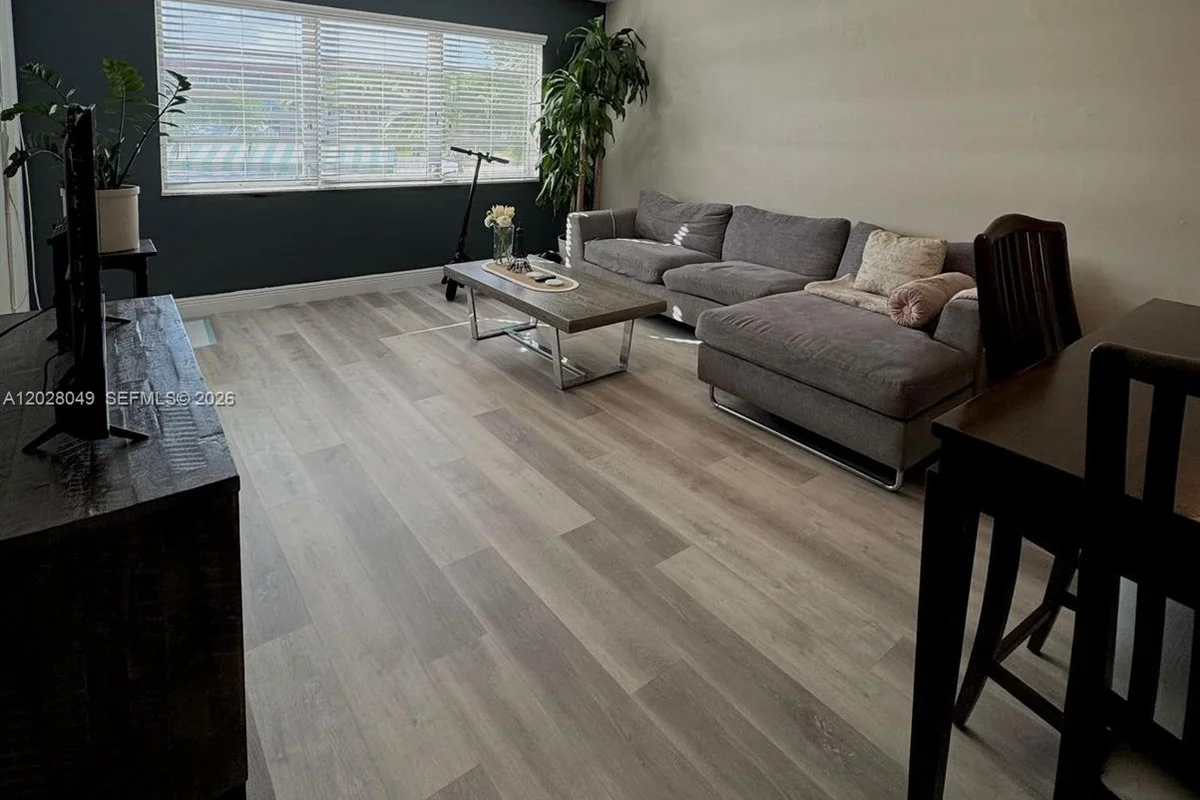 1530 NE 191st St #241, Miami: photo 1 of 29