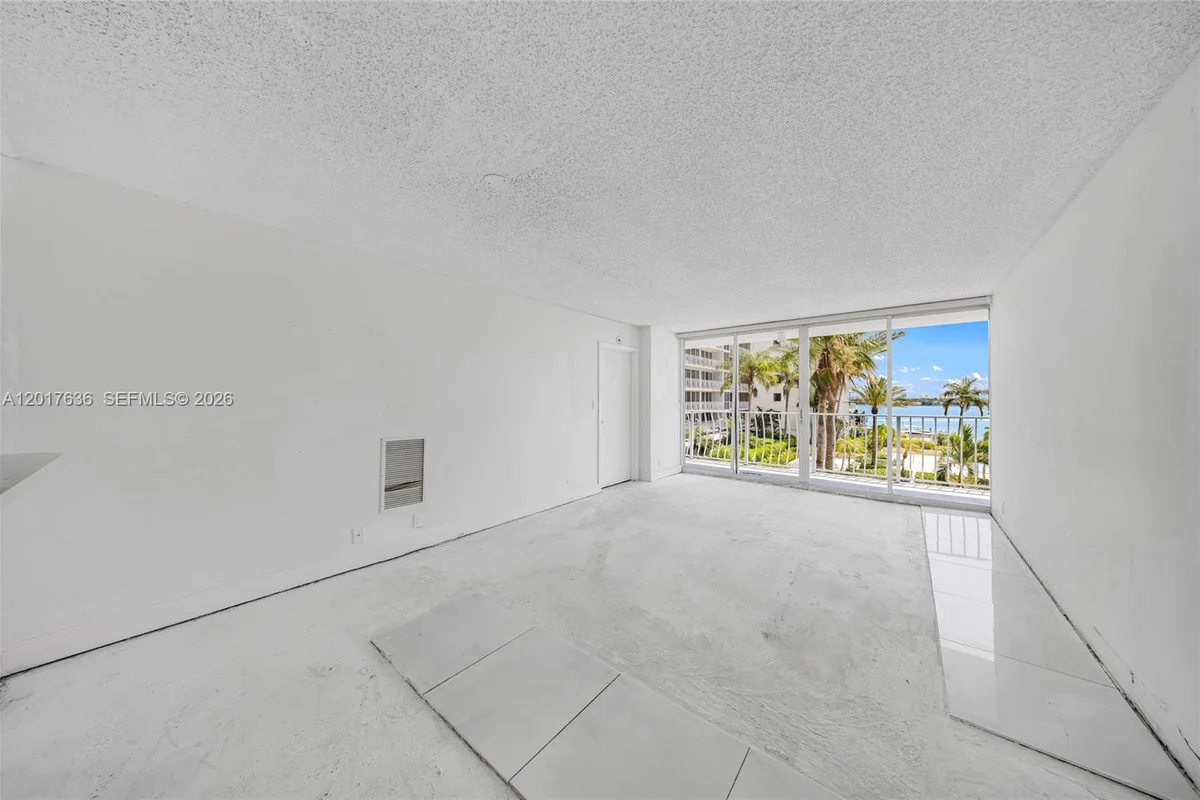 7601 E Treasure Dr #609, North Bay Village: photo 1 of 28