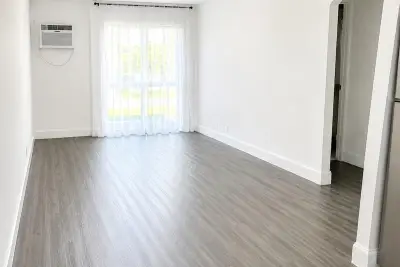 510 Lake Shore Dr #3, West Palm Beach: photo 1 of 10