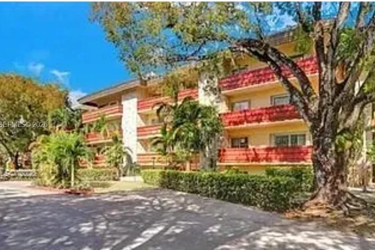 1205 Mariposa Ave #304, Coral Gables: photo 1 of 4