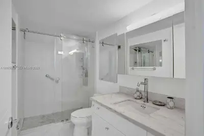 2500 Parkview Dr #1008, Hallandale Beach: photo 1 of 54