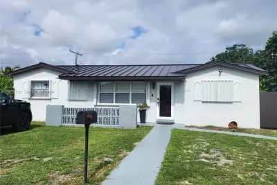 21200 NW 29th Ave, Miami Gardens: photo 1 of 20