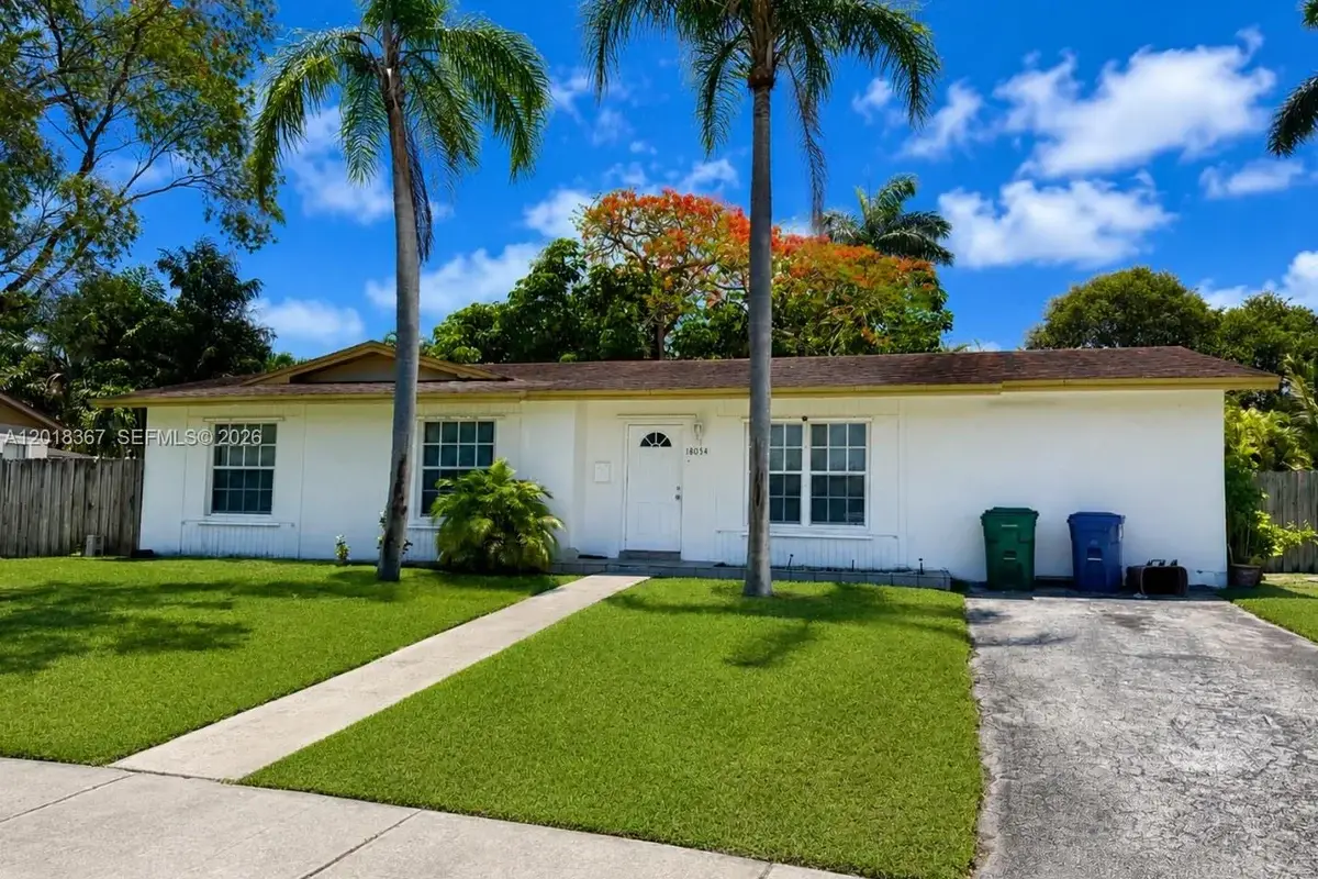 18054 SW 92nd Ct, Palmetto Bay: photo 1 of 14