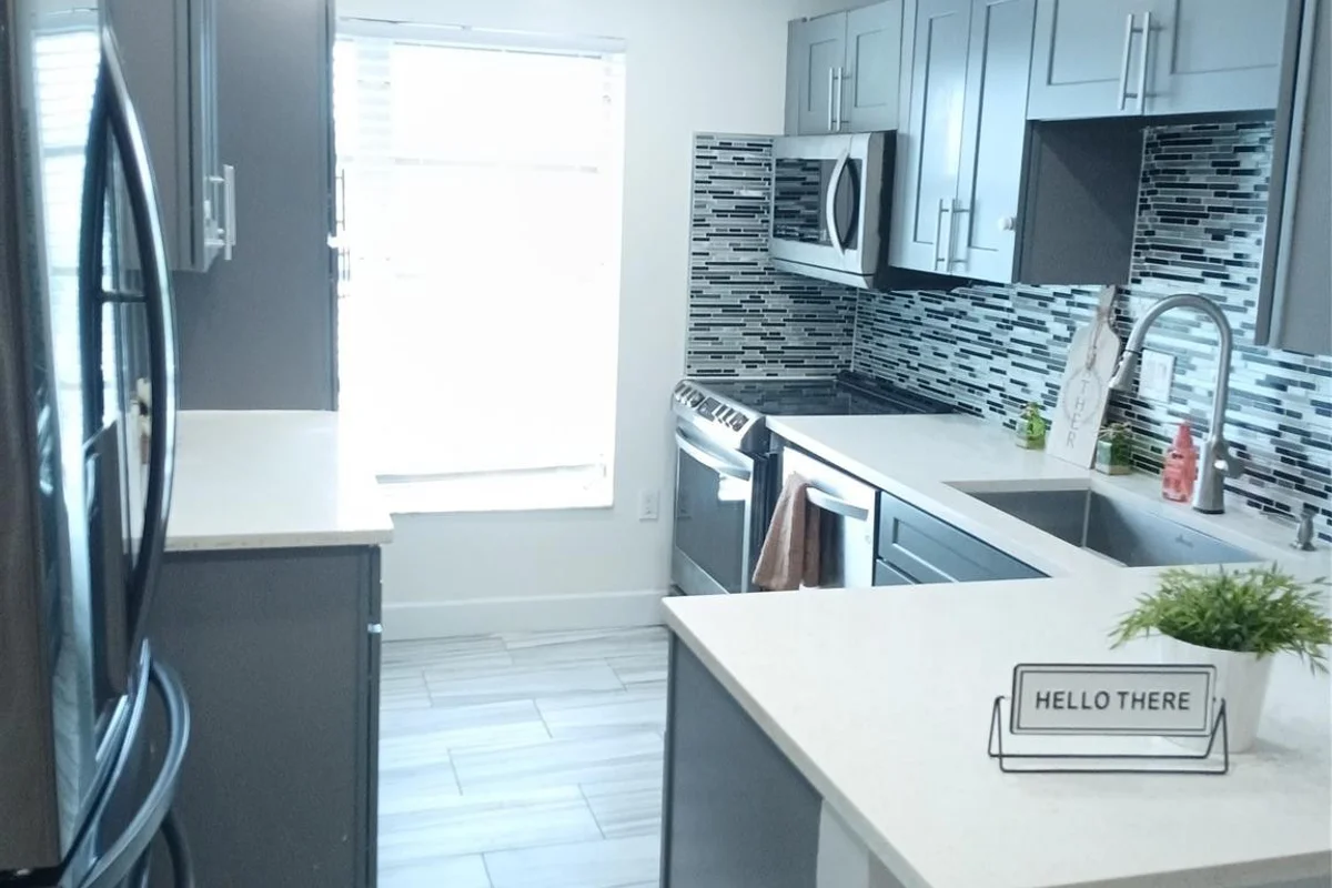 4170 Inverrary Dr #412, Lauderhill: photo 1 of 18