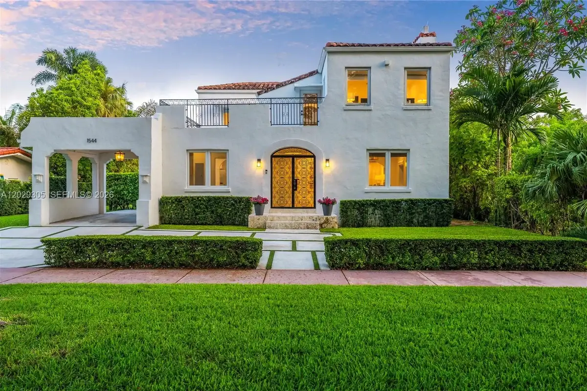 1544 Plasentia Ave, Coral Gables: photo 1 of 45