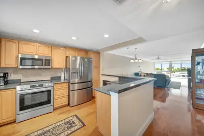 3100 NE 49 St #403, Fort Lauderdale: photo 1 of 37