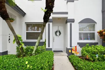 2216 SE 23rd Ter, Homestead: photo 1 of 23