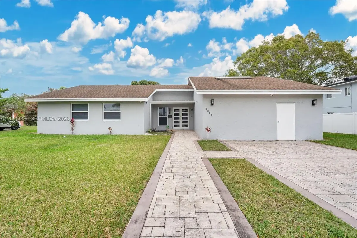 9501 E Palmetto Club Ln E, Palmetto Bay: photo 1 of 39