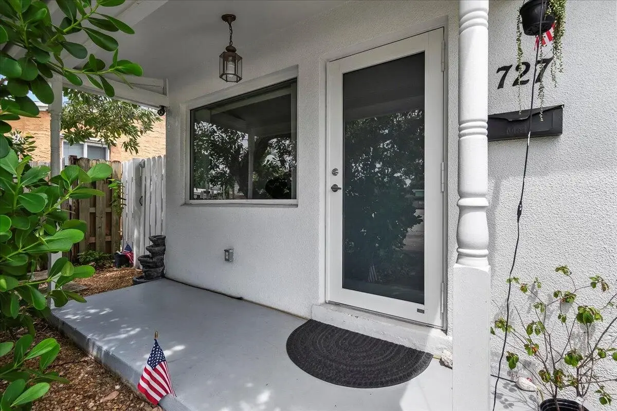727 Bunker Rd, West Palm Beach: photo 1 of 22