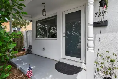 727 Bunker Rd, West Palm Beach: photo 1 of 22