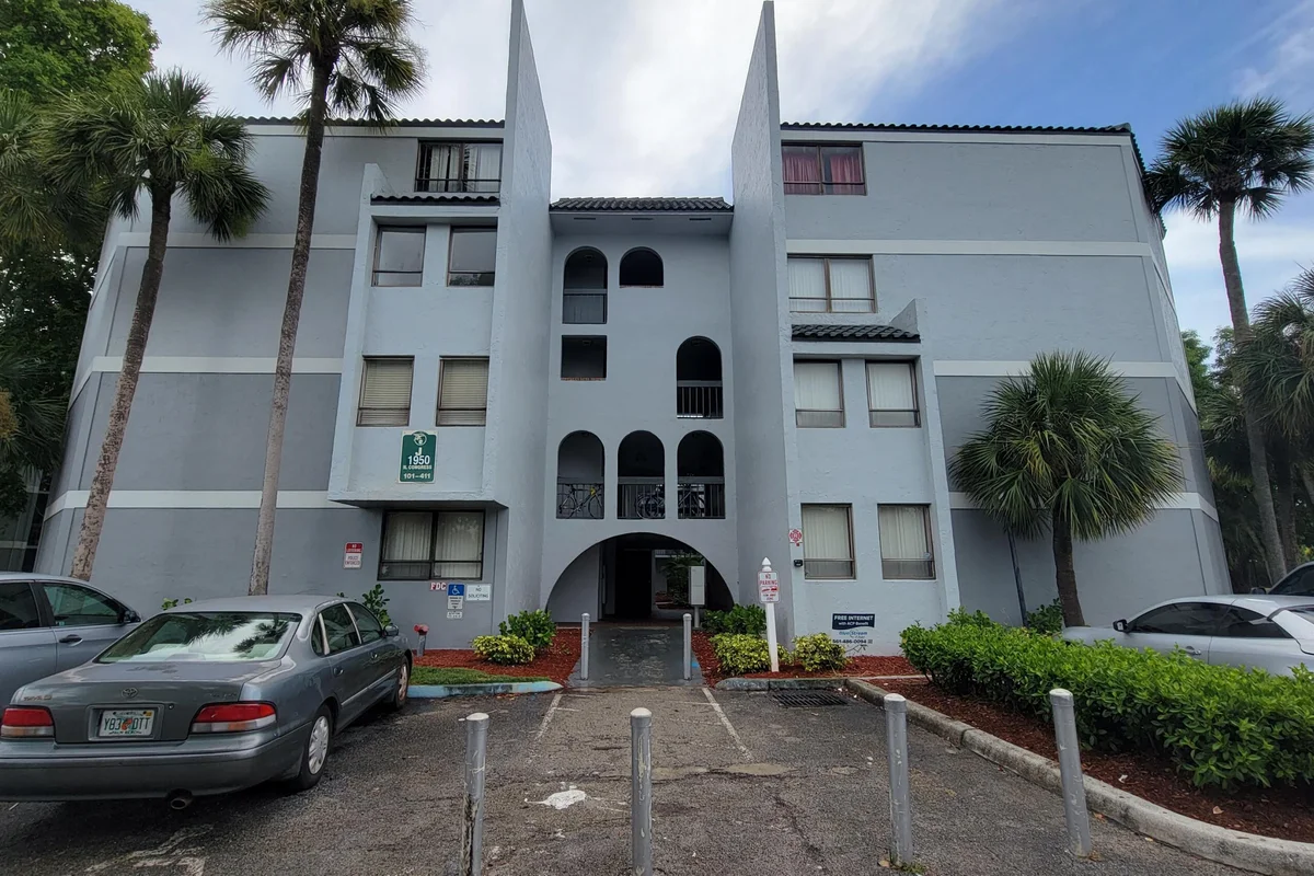 1950 N Congress Ave #206, West Palm Beach: photo 1 of 21