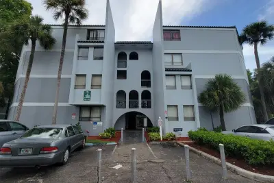 1950 N Congress Ave #206, West Palm Beach: photo 1 of 21
