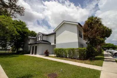 7610 Westwood Dr #102, Tamarac: photo 1 of 15