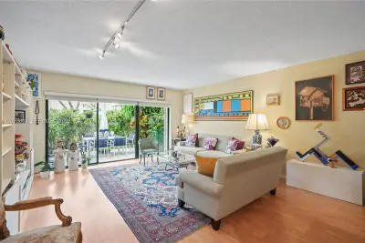 21300 San Simeon Way #N5, Miami: photo 1 of 25