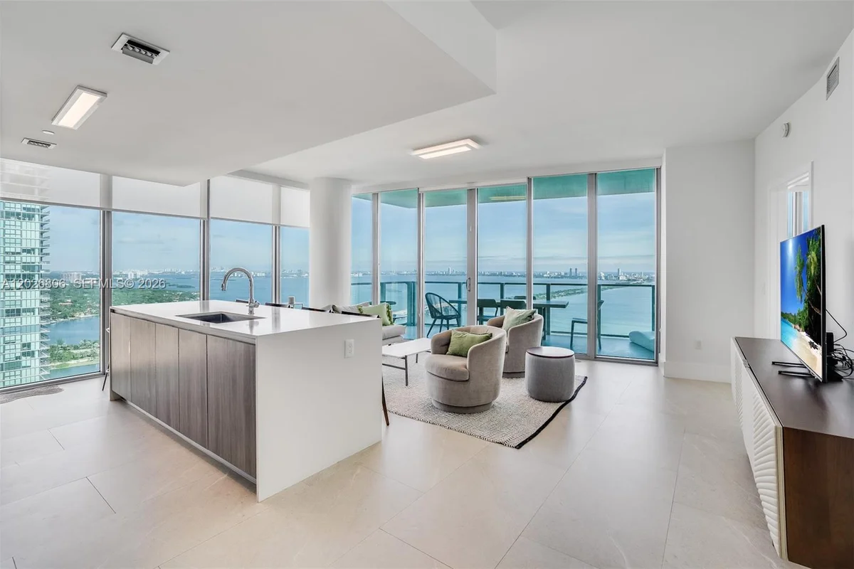 2900 NE 7th Ave #3702, Miami: photo 1 of 25
