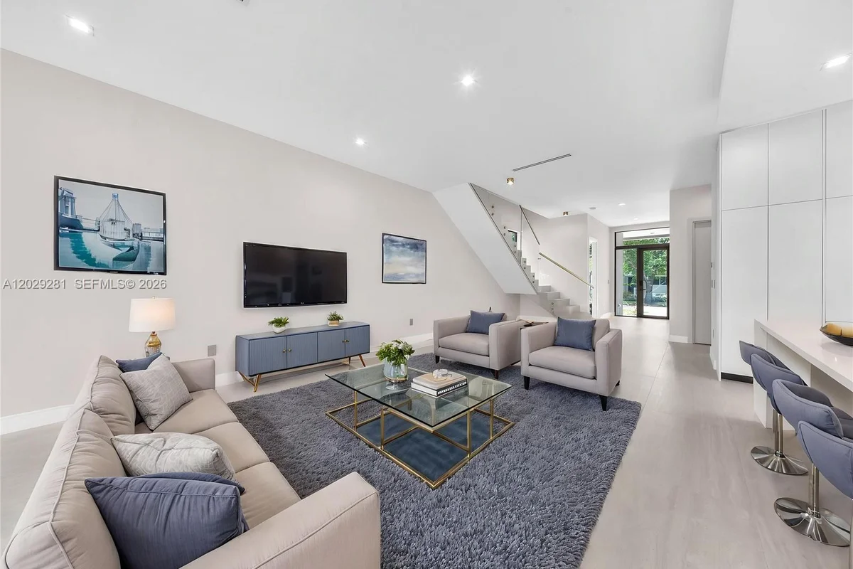 1637 Monroe St, Hollywood: photo 1 of 48
