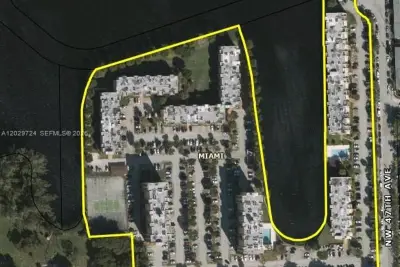 4801 NW 7th St #105-16, Miami: photo 1 of 1