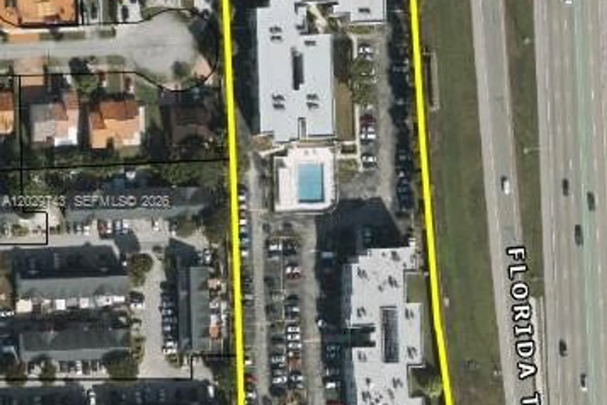 11715 SW 18th St #508, Miami: photo 1 of 1