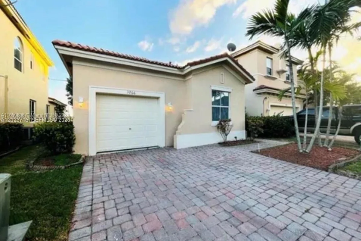 3766 NE 9th Ct, Homestead: photo 1 of 23