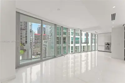 300 Biscayne Blvd Way #1406, Miami: photo 1 of 37