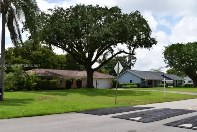3634 Lowson Blvd, Delray Beach: photo 1 of 28