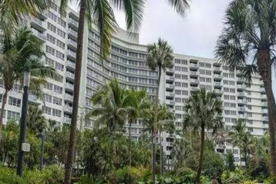 1500 Bay Rd #310S, Miami Beach: photo 1 of 8
