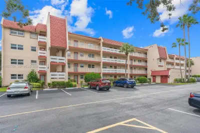 1015 Country Club Dr #307, Margate: photo 1 of 23