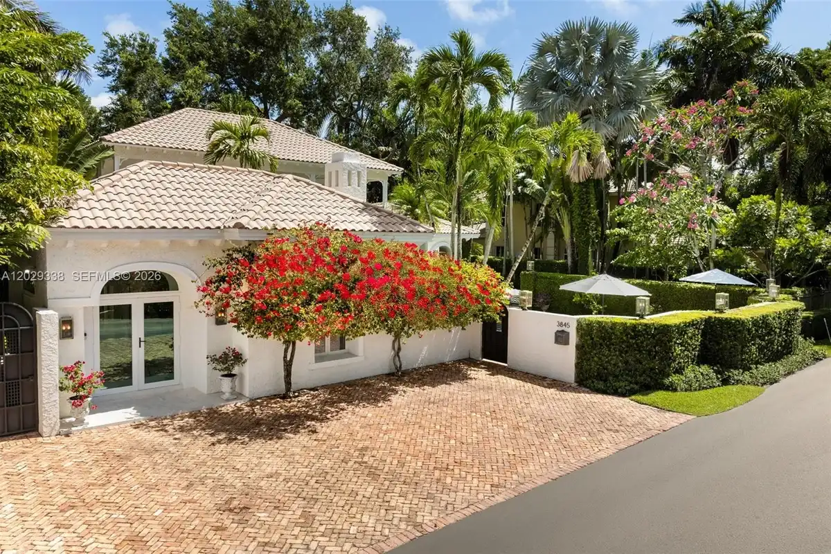 3845 Wood Ave, Miami: photo 1 of 49
