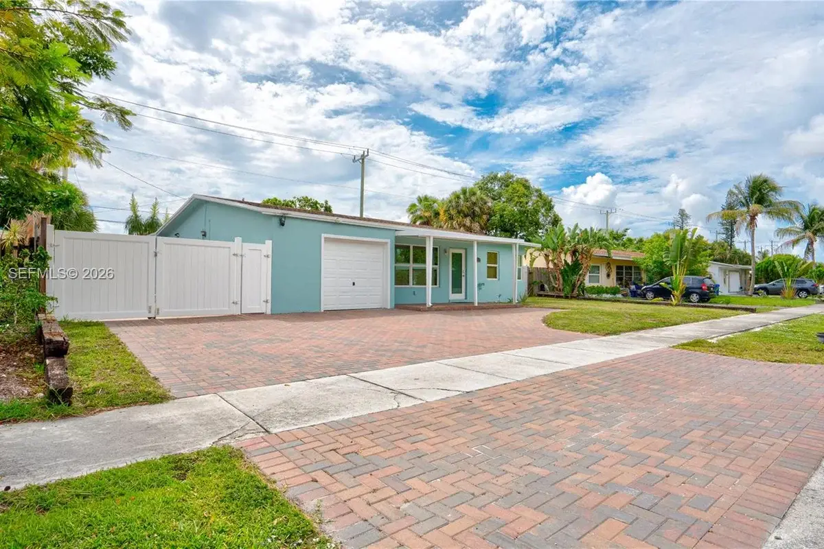 2510 NE 9th Ave, Pompano Beach: photo 1 of 55