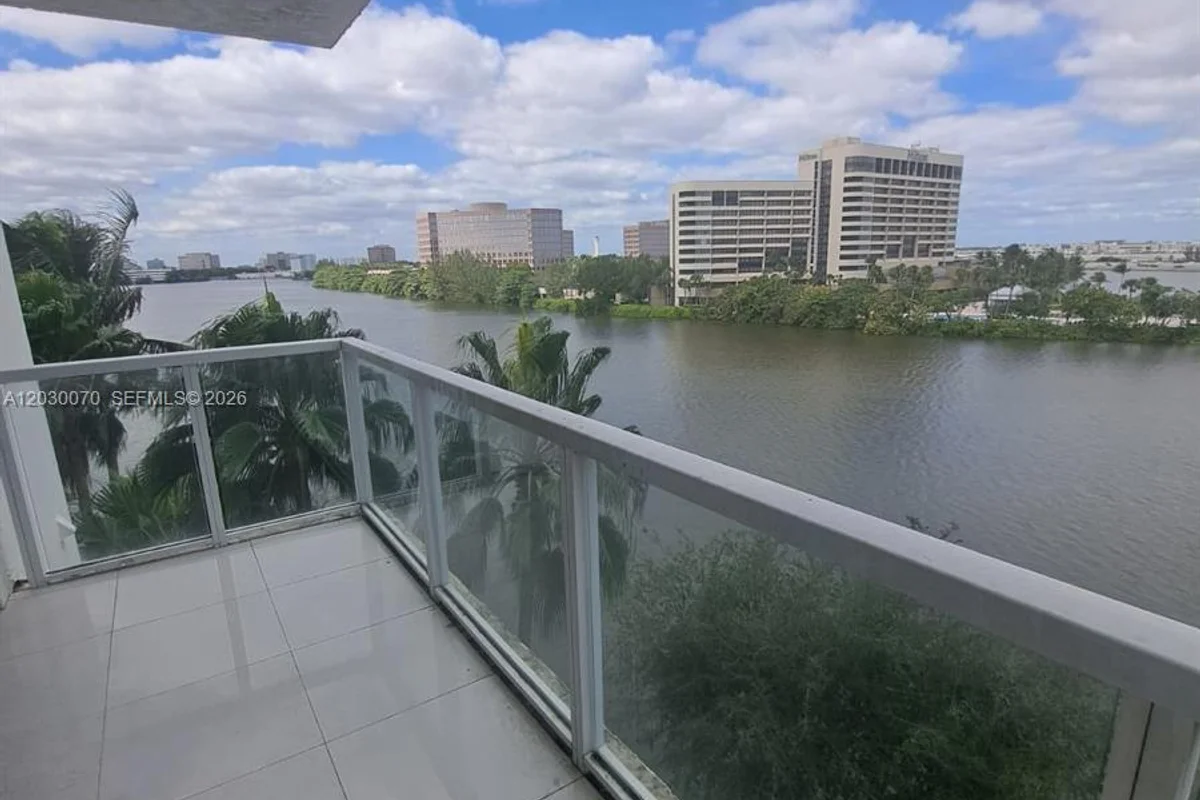 5085 NW 7th St #602, Miami: photo 1 of 28