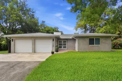 11700 NW 27th St, Plantation: photo 1 of 38