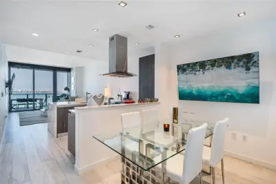 480 NE 31st St #1603, Miami: photo 1 of 14