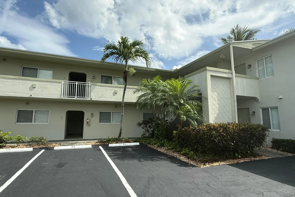 578 NE 20th St #10e, Wilton Manors: photo 1 of 14
