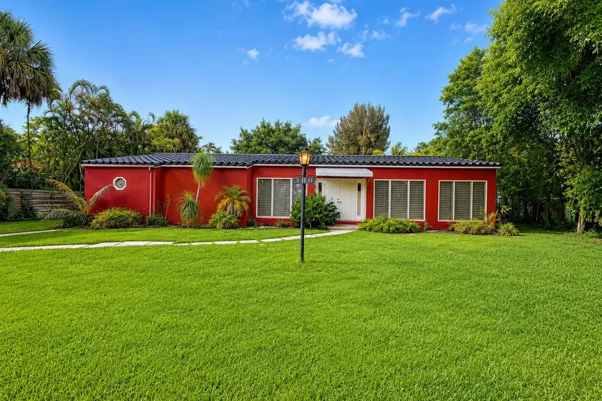 300 Bayberry Dr, Plantation: photo 1 of 6