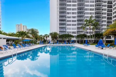 3333 NE 34th St #1507, Fort Lauderdale: photo 1 of 24