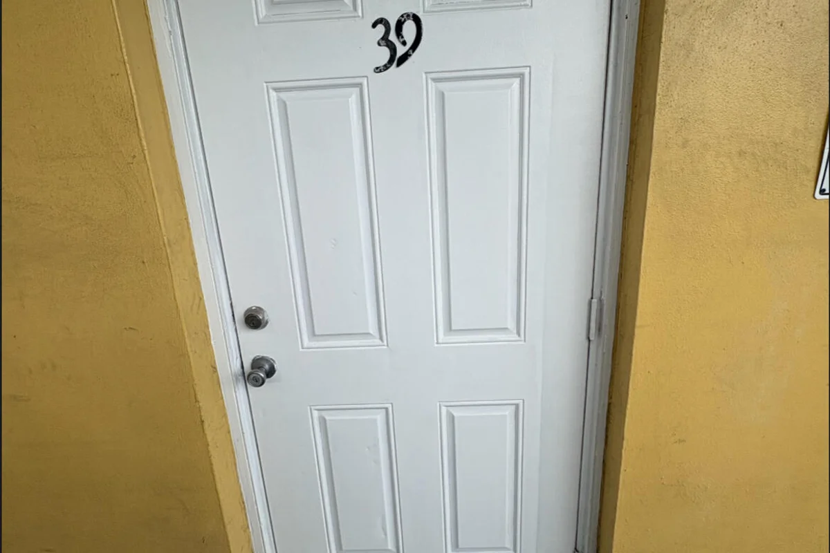 1501 Crescent Cir #E39, Lake Park: photo 1 of 9