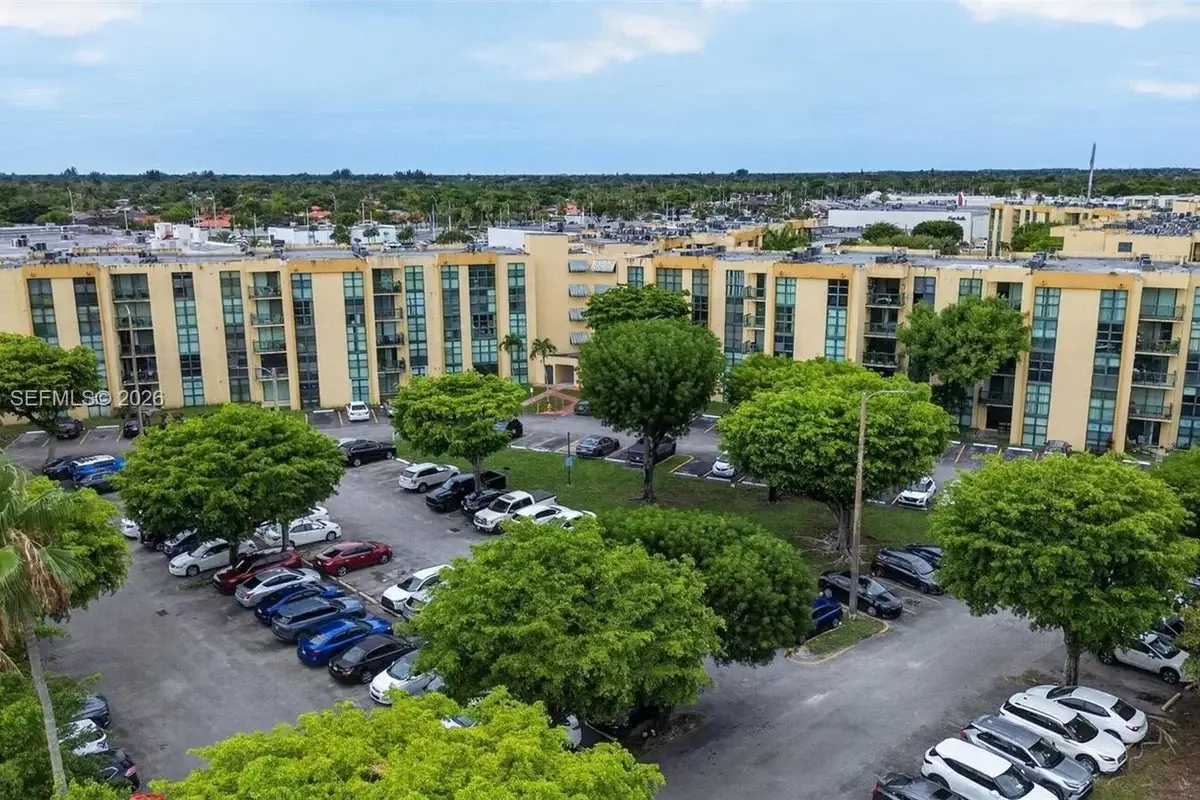 11780 SW 18th St #503-2, Miami: photo 1 of 28
