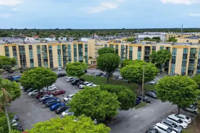 11780 SW 18th St #503-2, Miami: photo 1 of 28