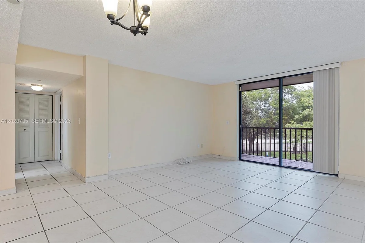 8760 SW 133rd Ave Rd #301, Miami: photo 1 of 32