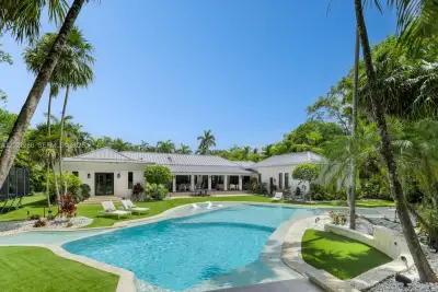 7101 SW 66th St, Miami: photo 1 of 101