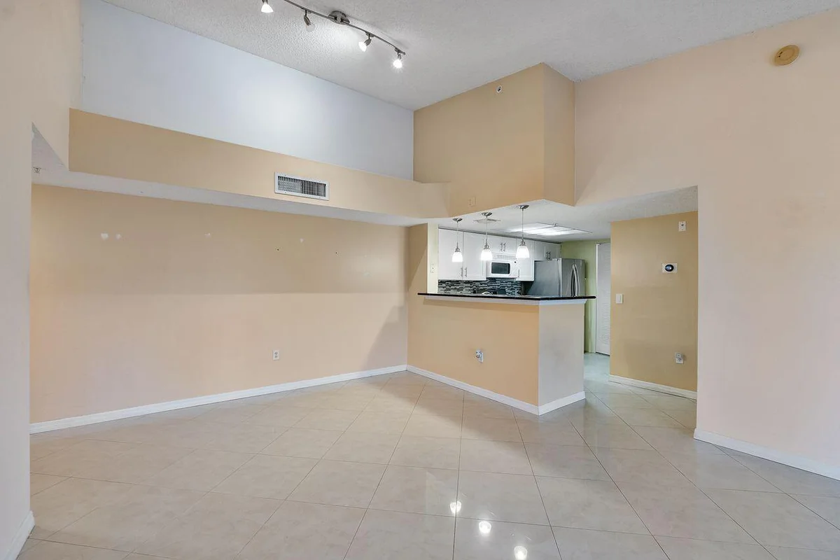 5011 Wiles Rd #303, Coconut Creek: photo 1 of 35