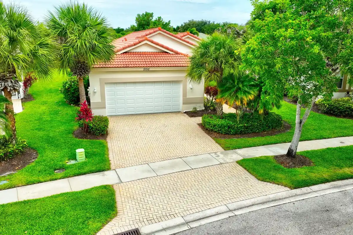 2752 Clipper Cir, West Palm Beach: photo 1 of 75