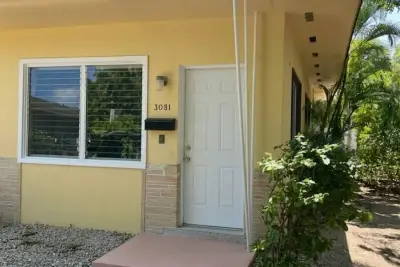 3081 Virginia St, Miami: photo 1 of 11