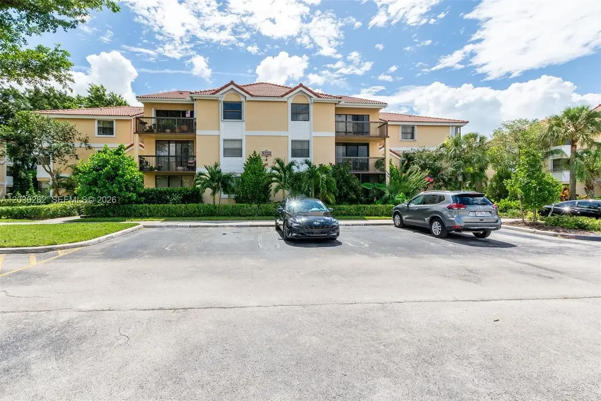 5721 Riverside Dr #202B5, Coral Springs: photo 1 of 35