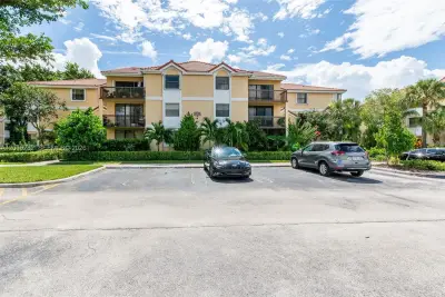 5721 Riverside Dr #202B5, Coral Springs: photo 1 of 35