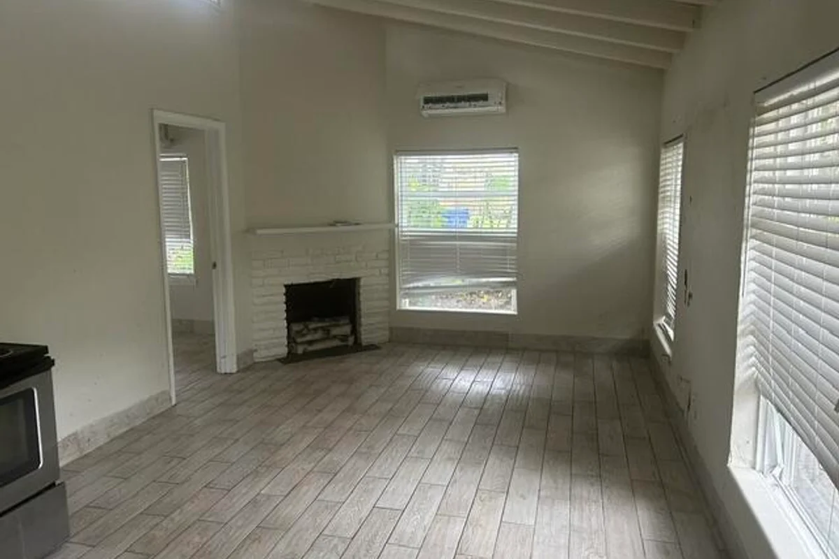 1839 SW 23rd St, Fort Lauderdale: photo 1 of 19