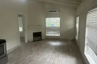 1839 SW 23rd St, Fort Lauderdale: photo 1 of 19