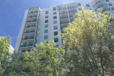 1723 SW 2nd Ave #509, Miami: photo 1 of 25