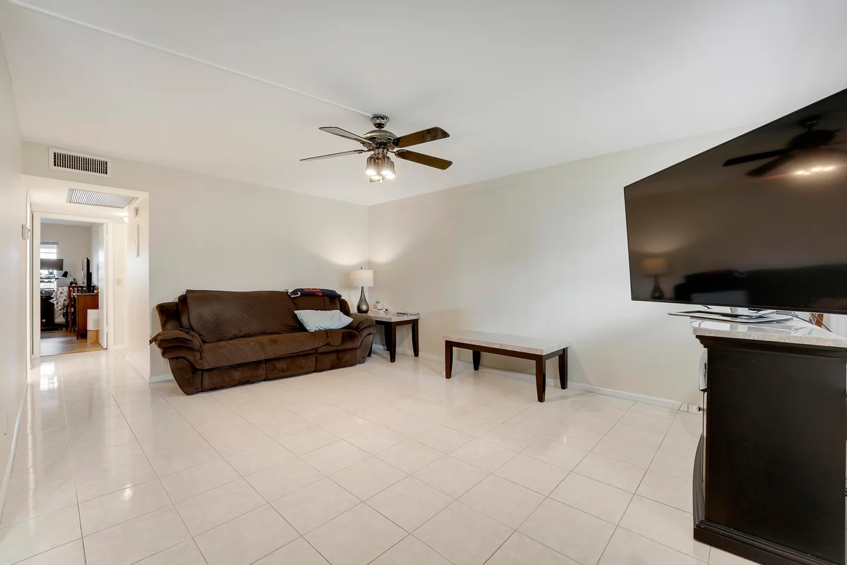 1011 Exeter, Boca Raton: photo 1 of 15